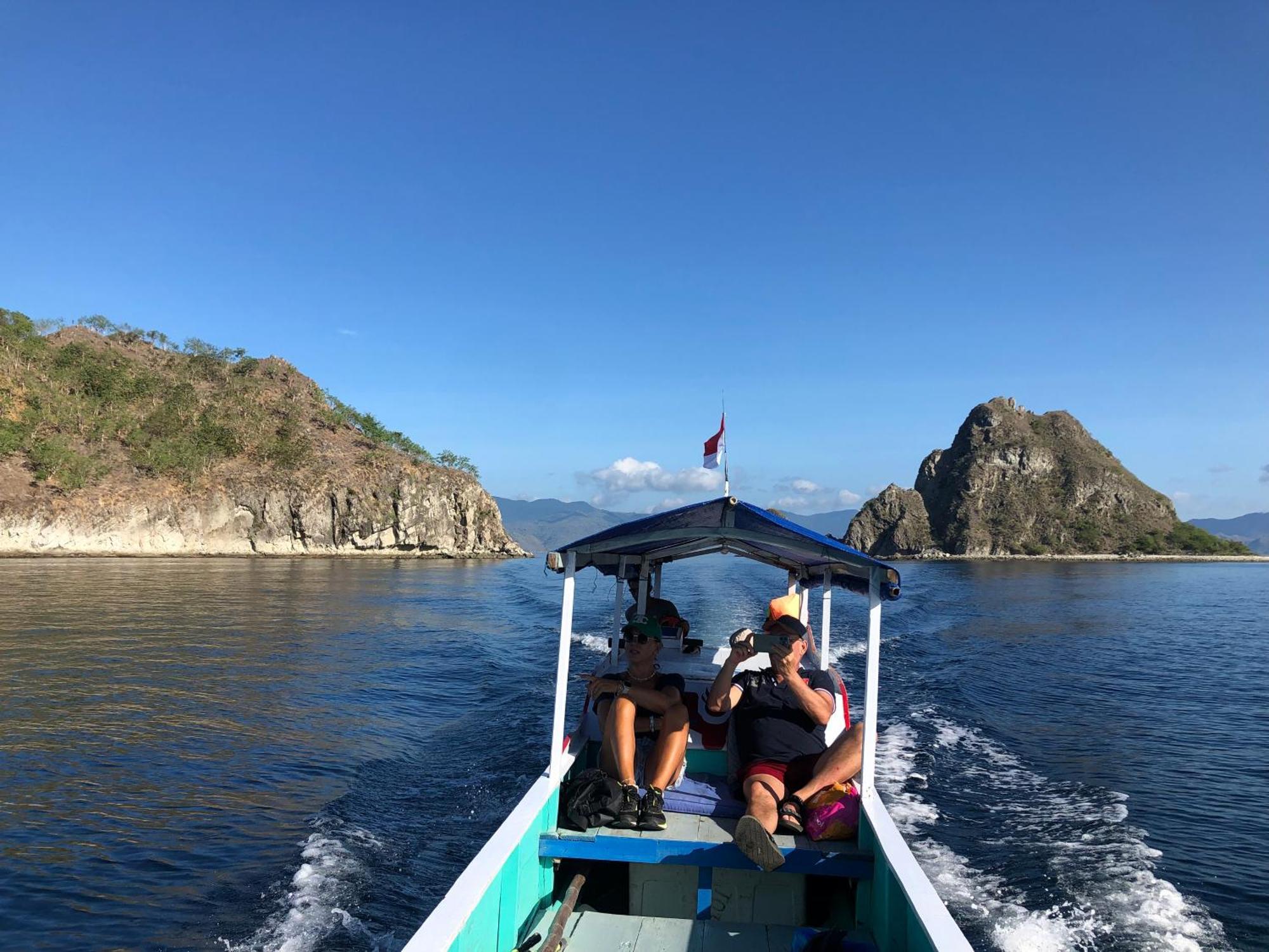 Dua Putri Komodo Homestay المظهر الخارجي الصورة