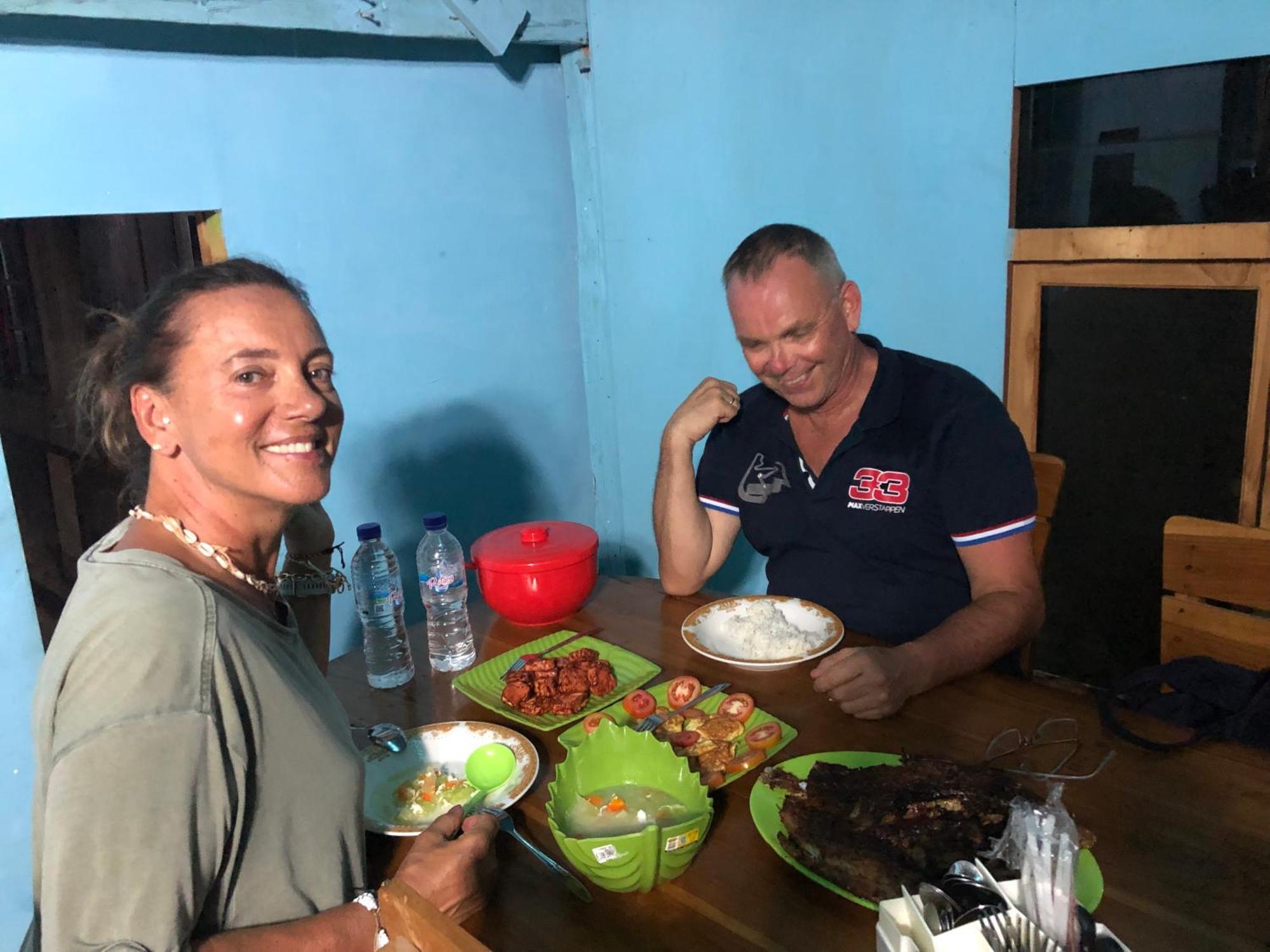 Dua Putri Komodo Homestay المظهر الخارجي الصورة