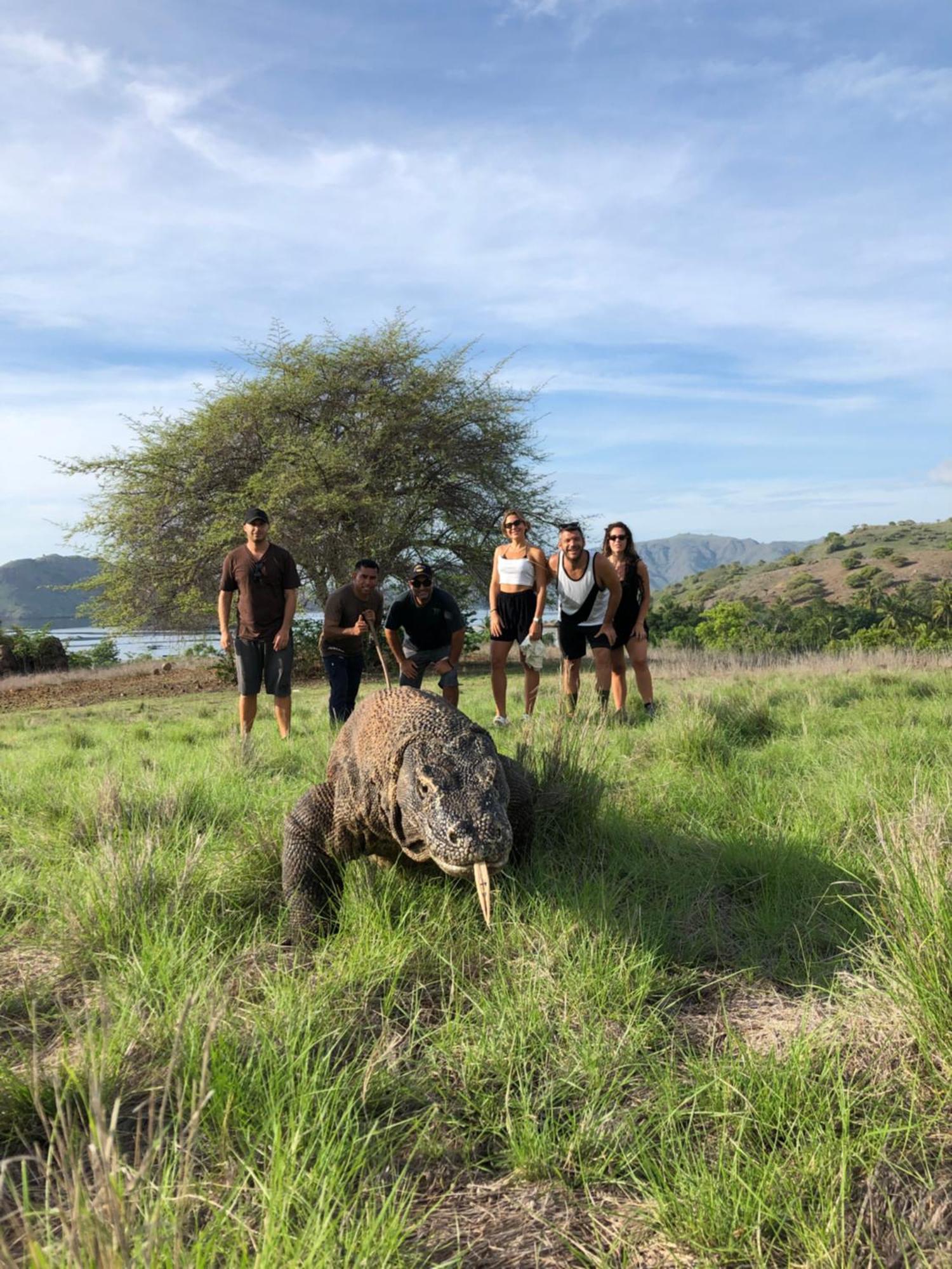 Dua Putri Komodo Homestay المظهر الخارجي الصورة