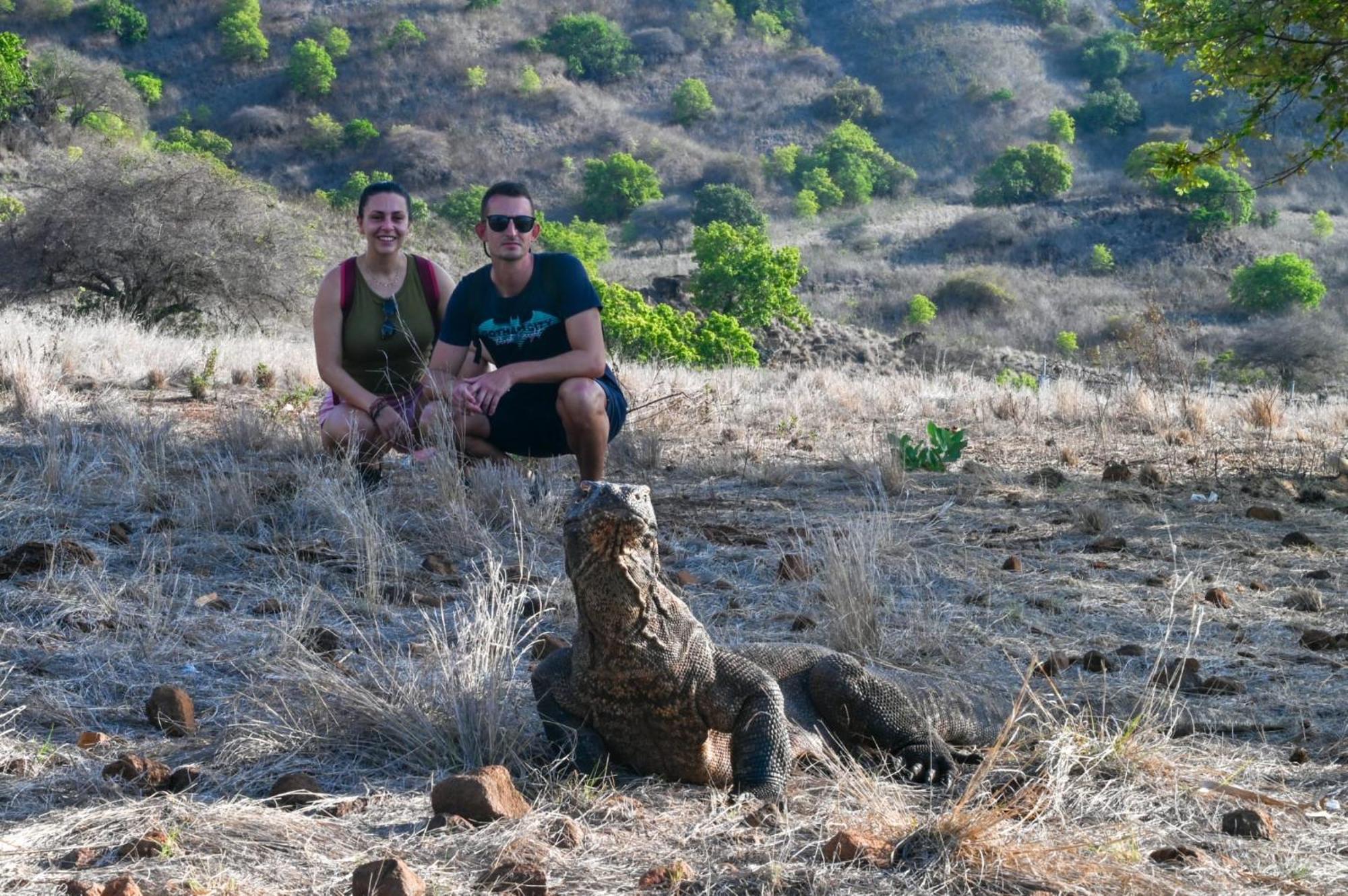 Dua Putri Komodo Homestay المظهر الخارجي الصورة