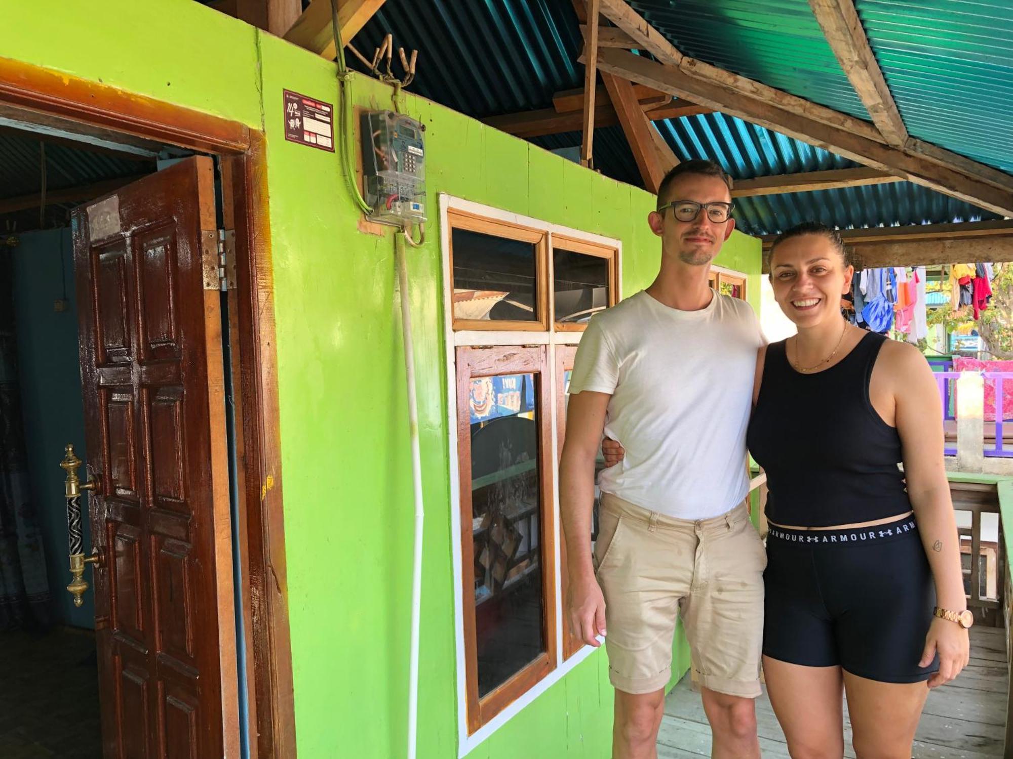 Dua Putri Komodo Homestay المظهر الخارجي الصورة