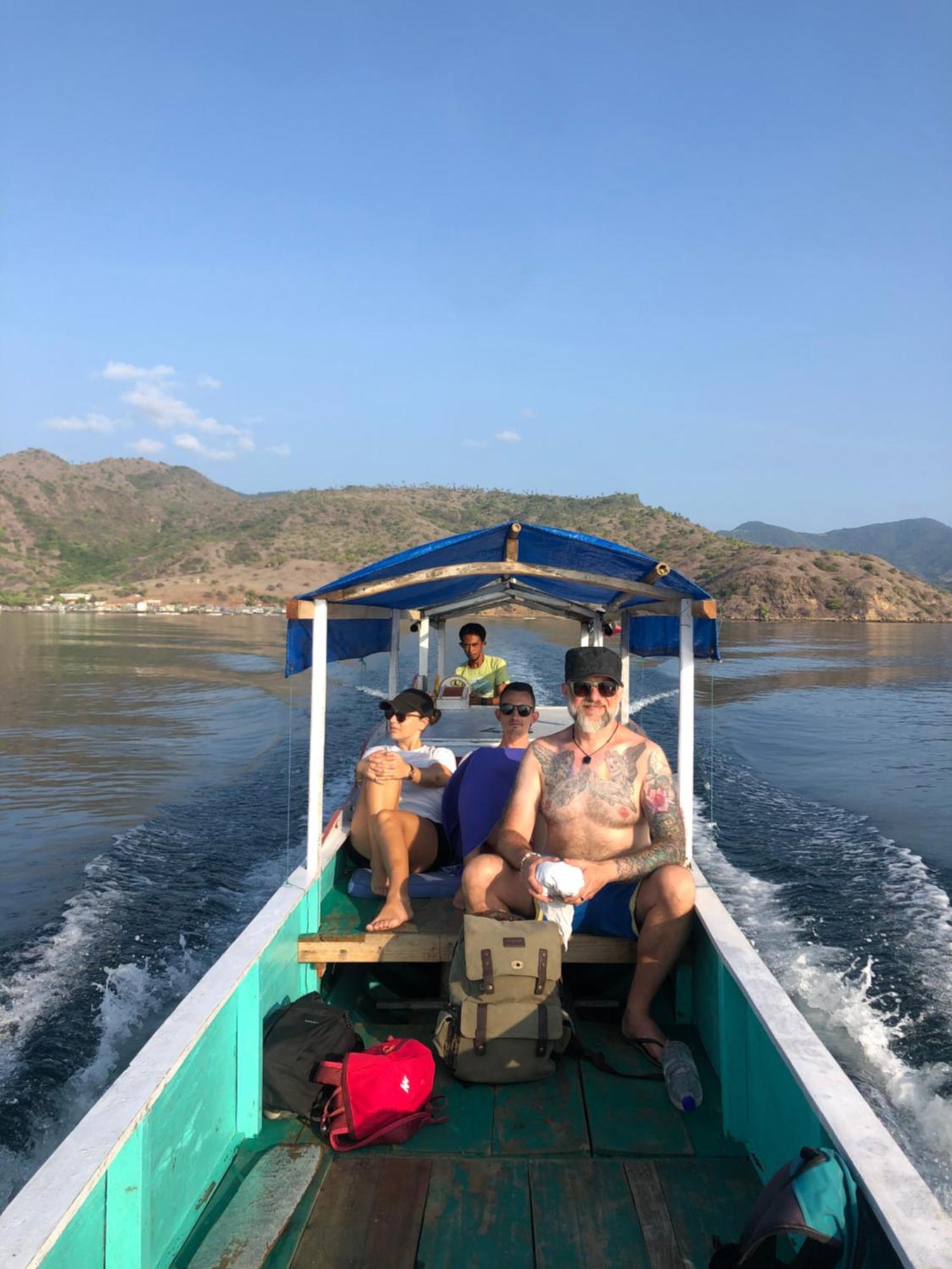 Dua Putri Komodo Homestay المظهر الخارجي الصورة