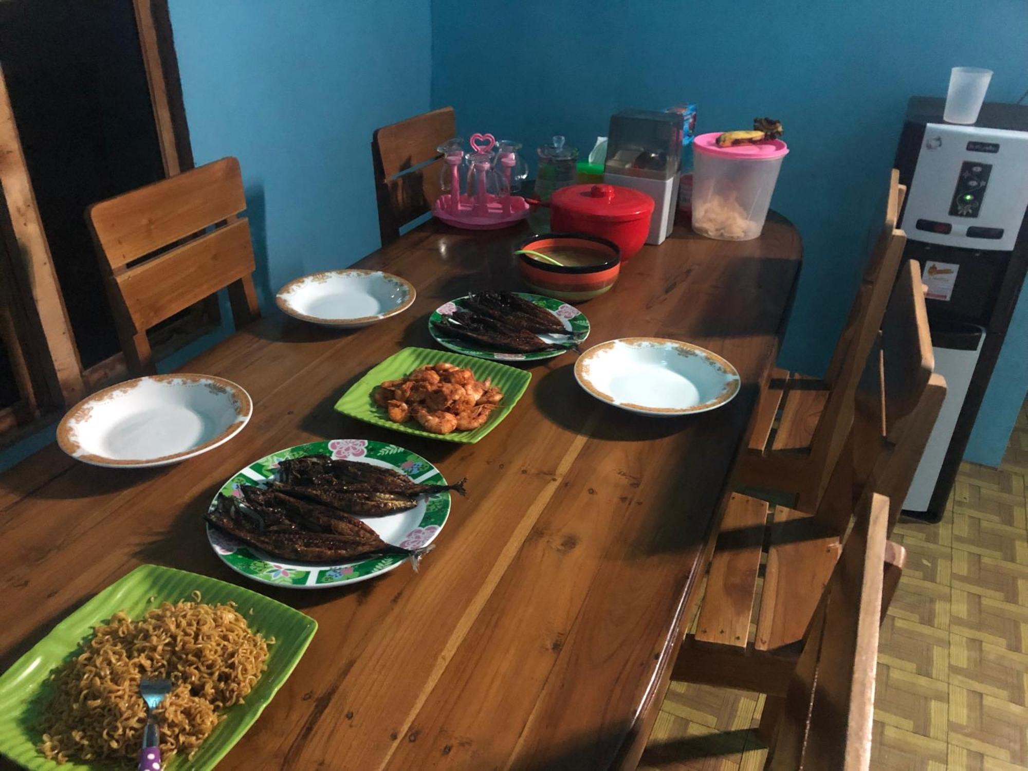 Dua Putri Komodo Homestay المظهر الخارجي الصورة