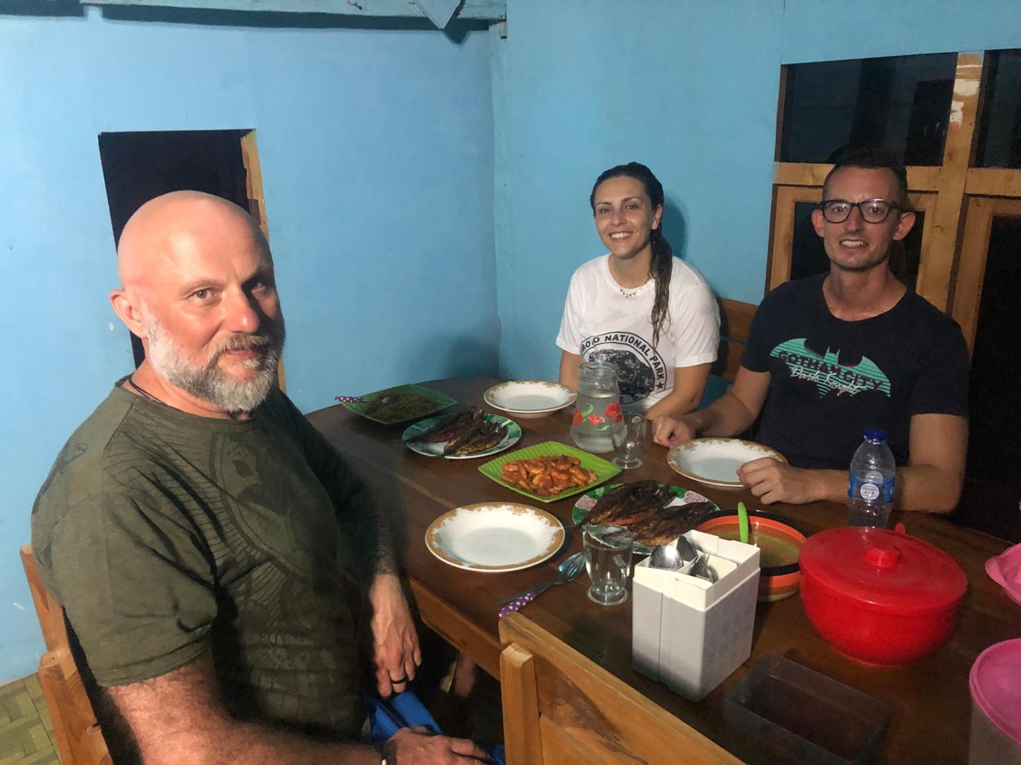 Dua Putri Komodo Homestay المظهر الخارجي الصورة