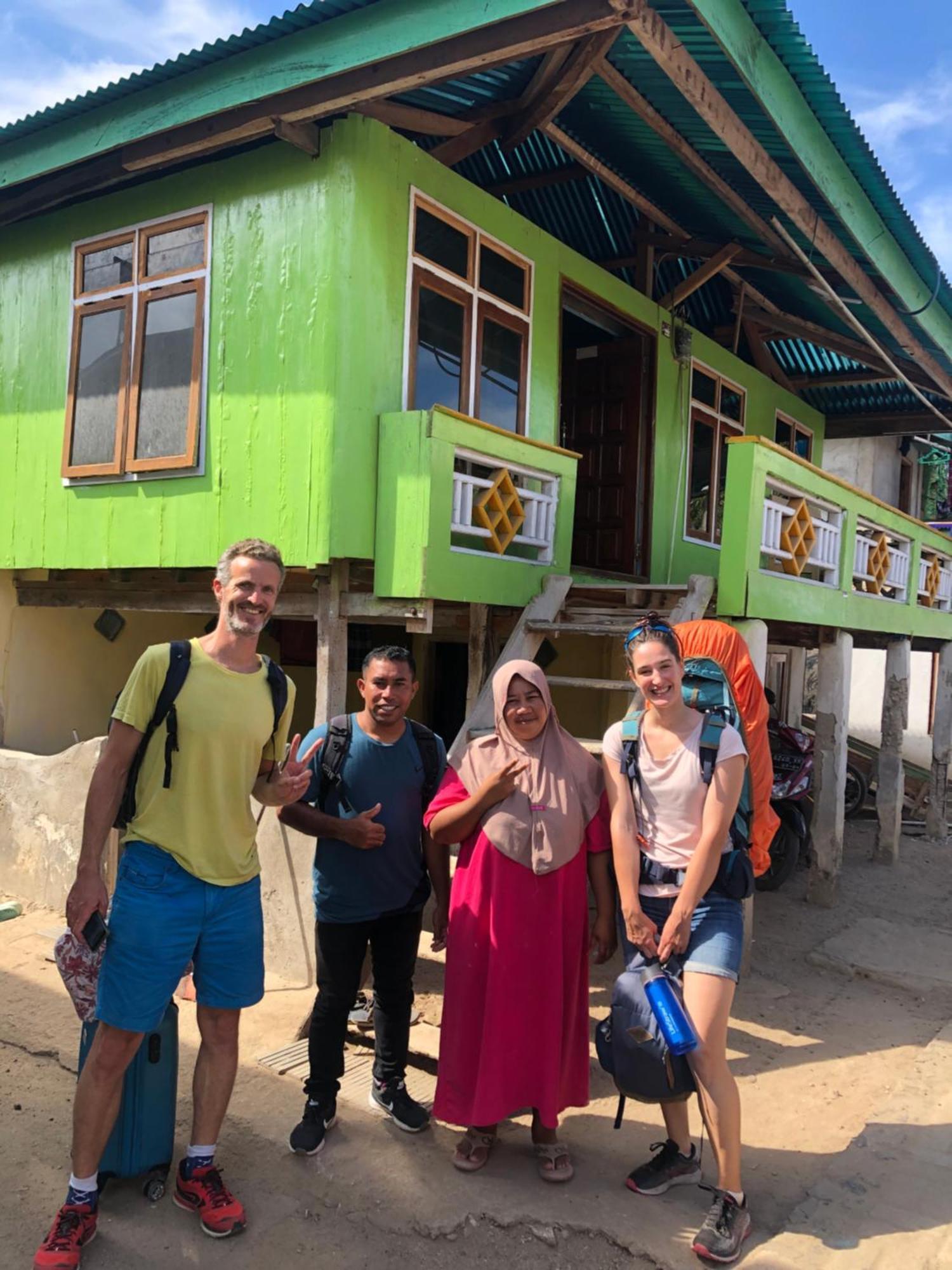 Dua Putri Komodo Homestay المظهر الخارجي الصورة