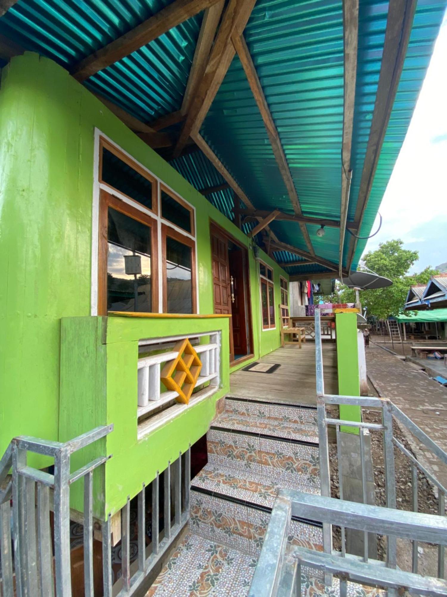 Dua Putri Komodo Homestay المظهر الخارجي الصورة