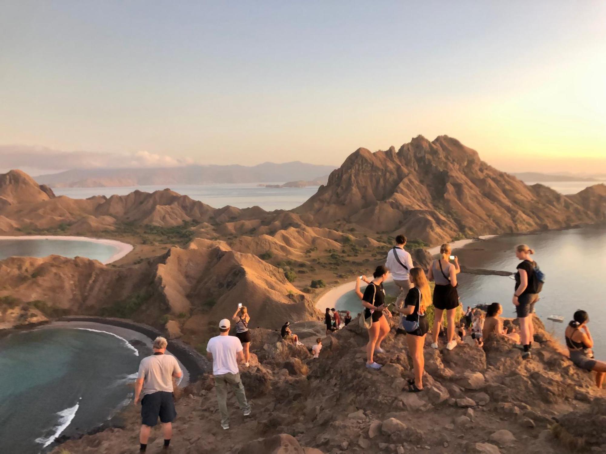 Dua Putri Komodo Homestay المظهر الخارجي الصورة