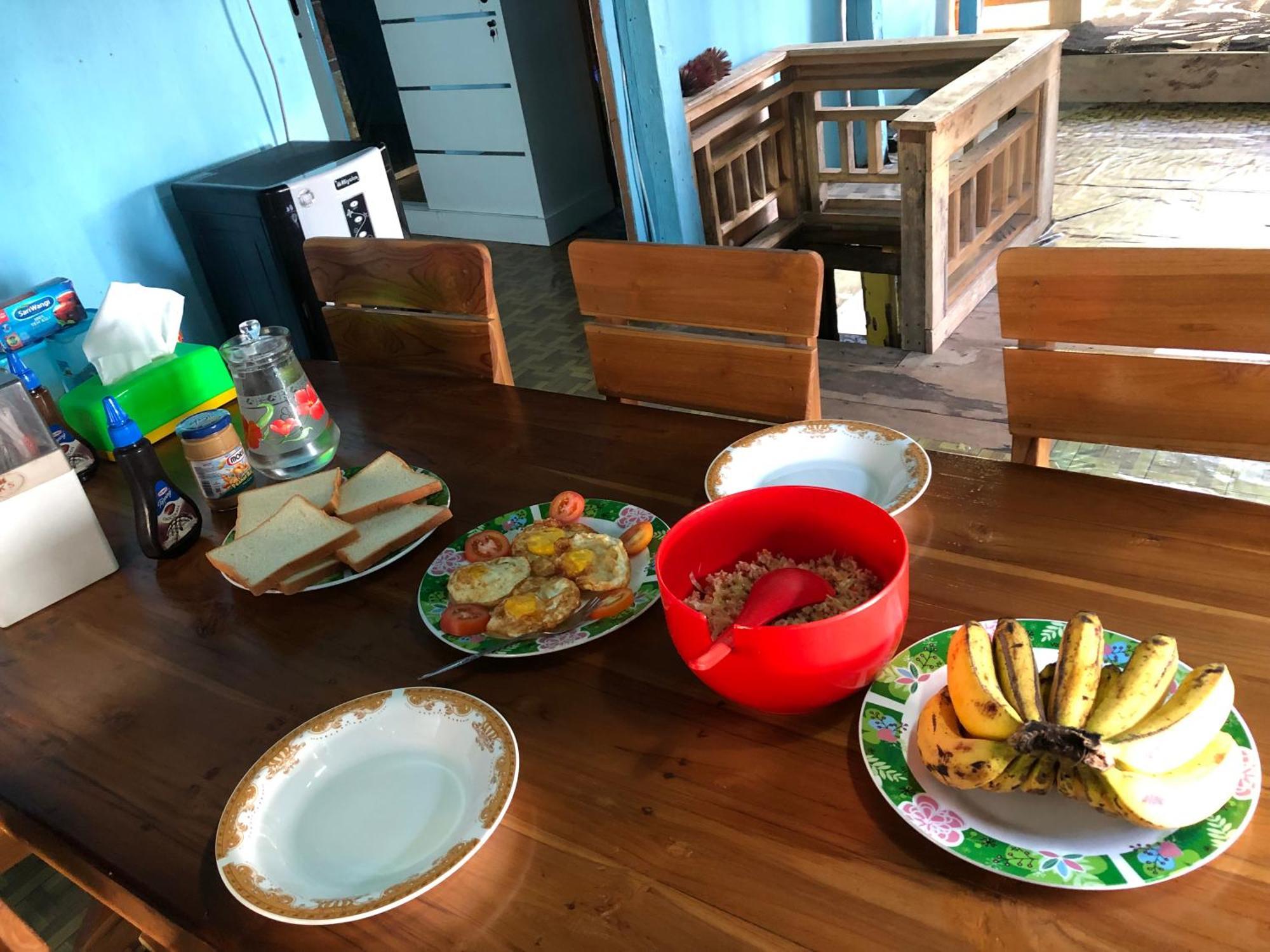 Dua Putri Komodo Homestay المظهر الخارجي الصورة
