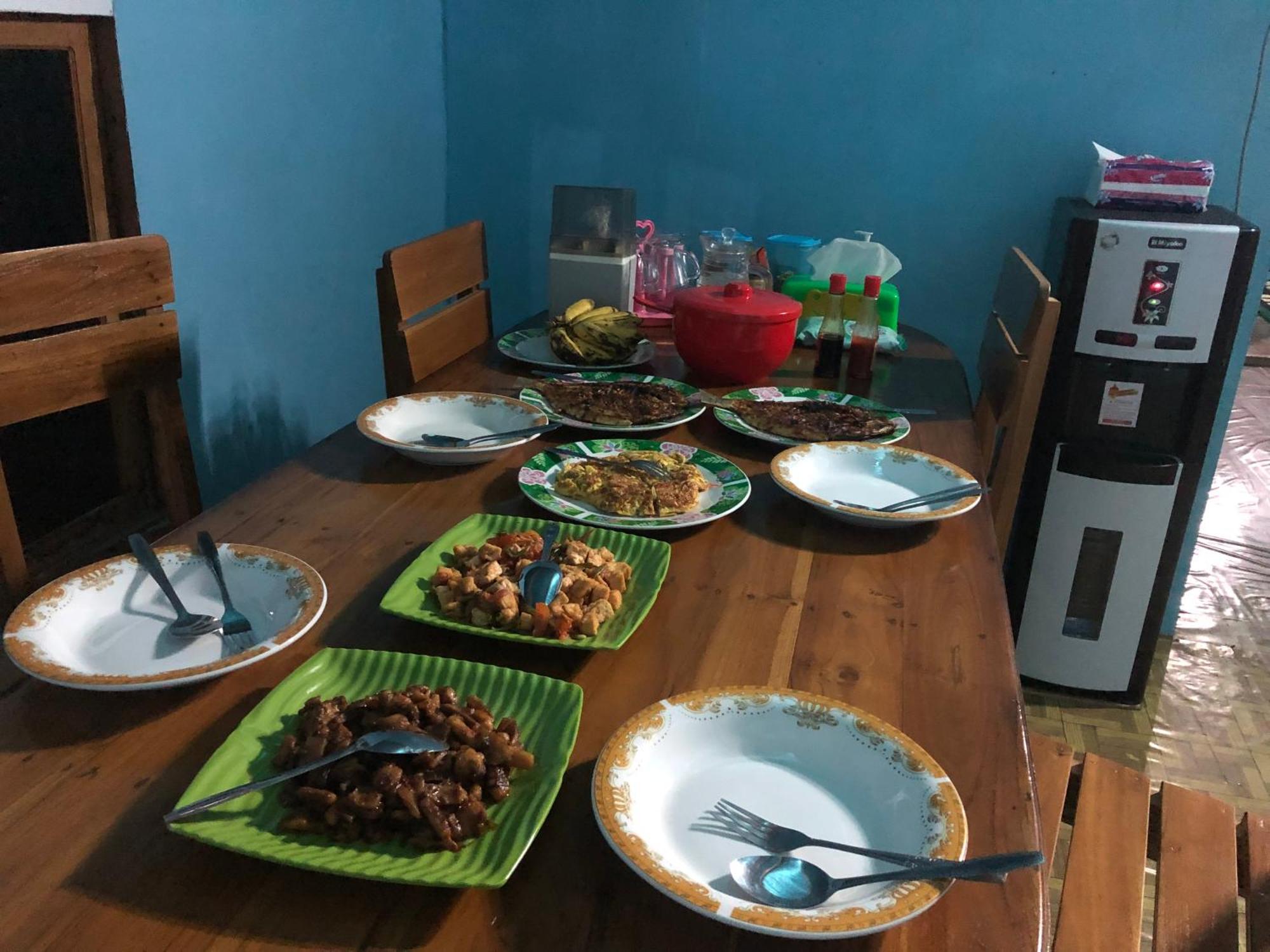 Dua Putri Komodo Homestay المظهر الخارجي الصورة