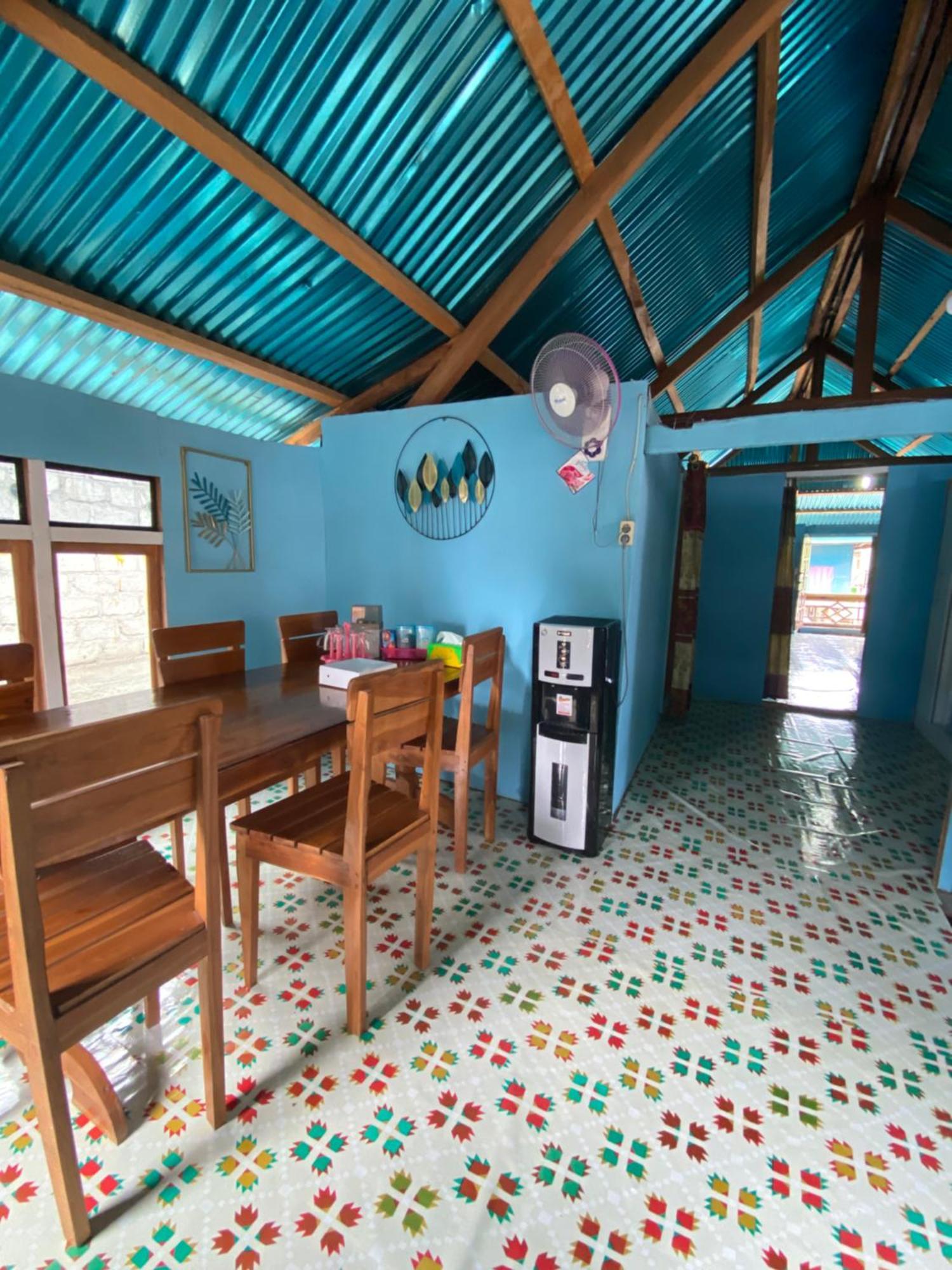 Dua Putri Komodo Homestay المظهر الخارجي الصورة