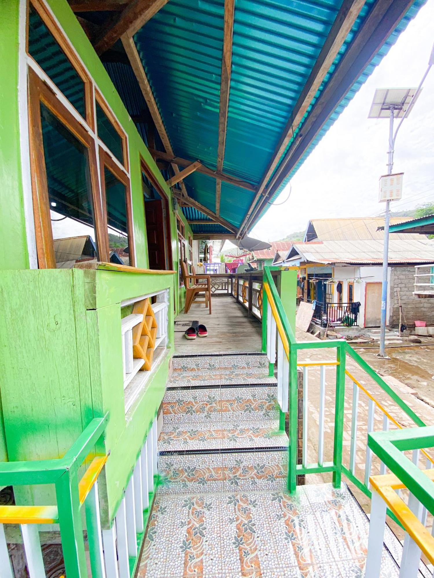Dua Putri Komodo Homestay المظهر الخارجي الصورة